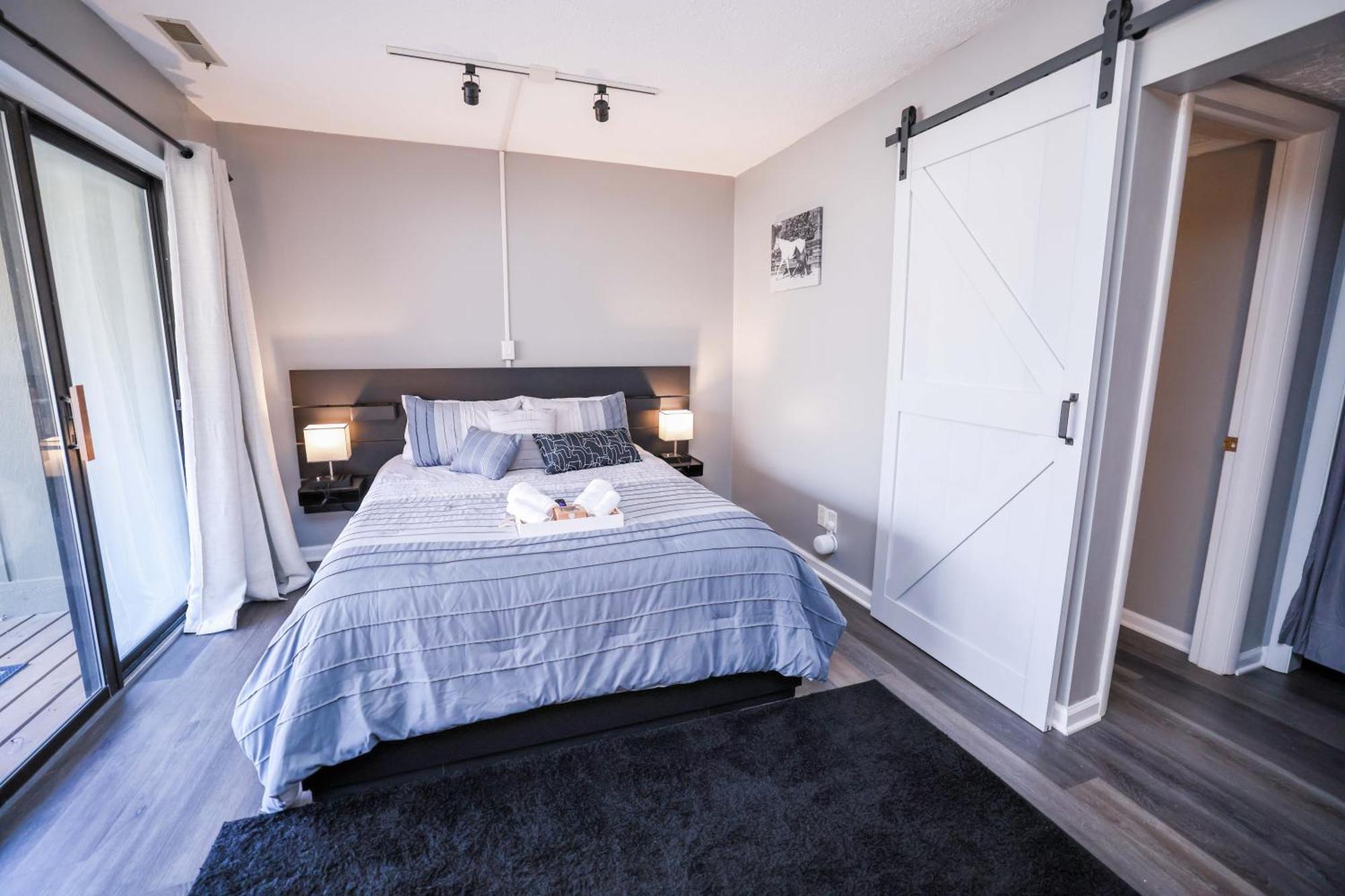 Cozy Retreat Golf, & Nature At Beautiful Monroe Apartment