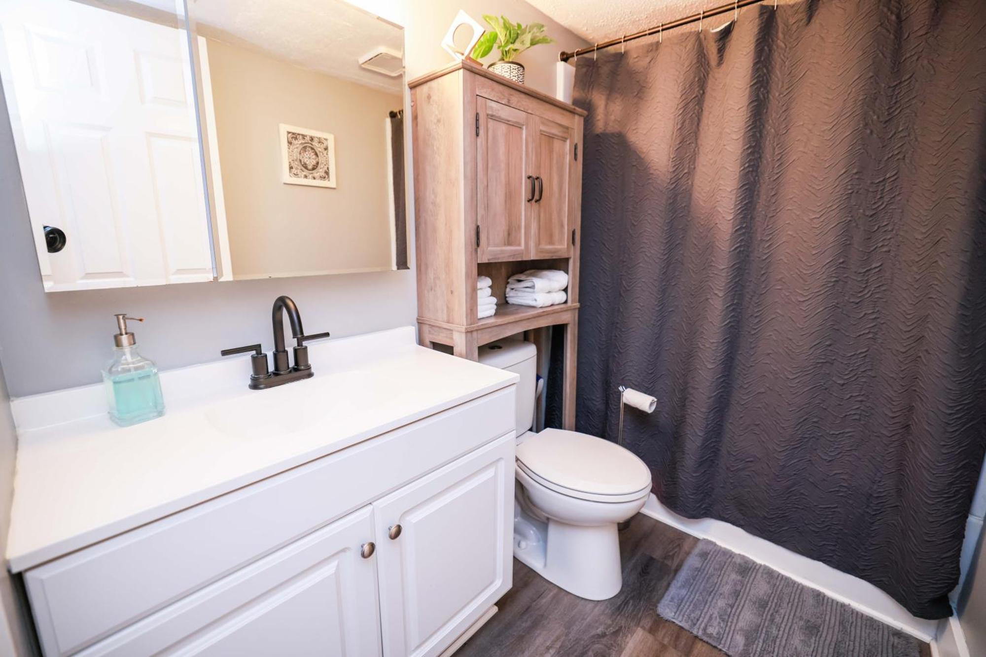 Cozy Retreat Golf, & Nature At Beautiful Monroe Apartment